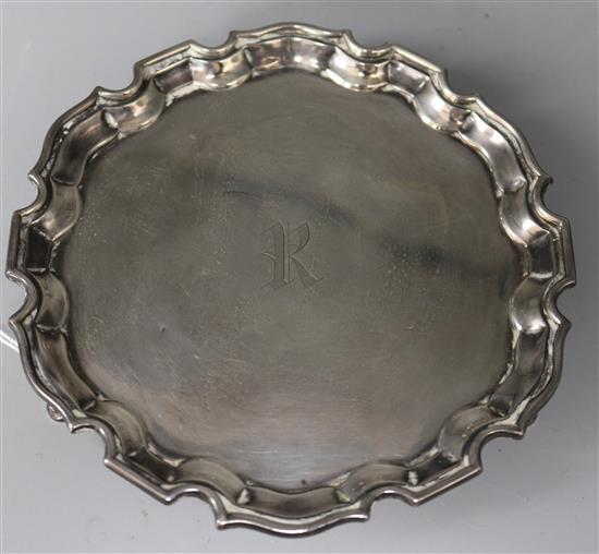 An Edwardian silver waiter by Charles Stuart Harris, London, 1903, 6 oz.